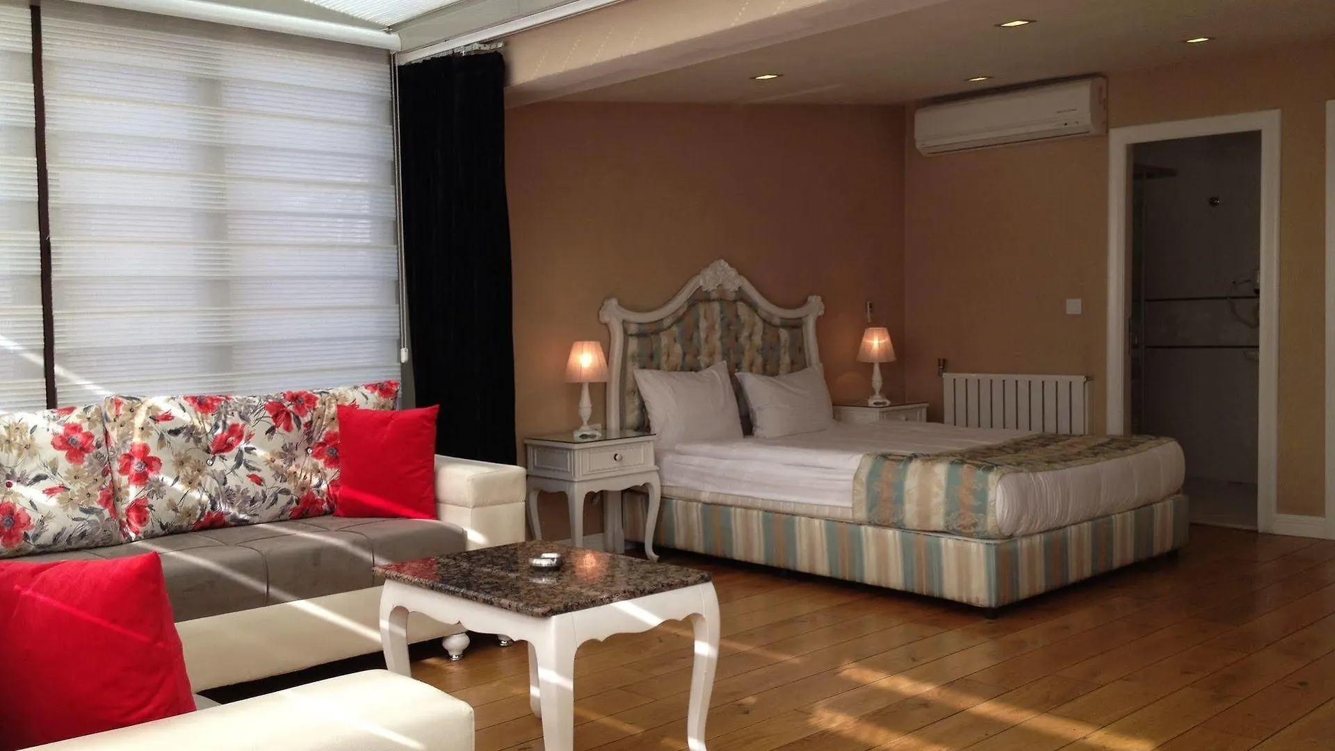Moss Suites Hotel İstanbul 4*,